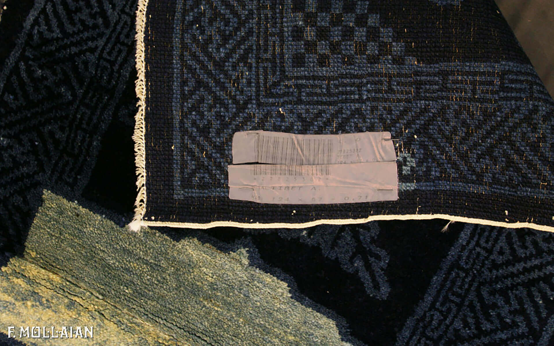 قالی نیمه آنتیک فرش تبت کد:۲۷۸۲۵۳۸۲